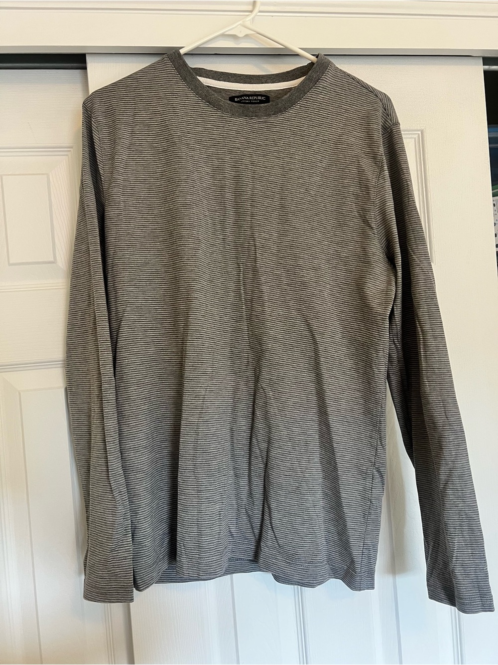 Banana Republic Men's Gray Micro-Striped Long Sleeve Crew